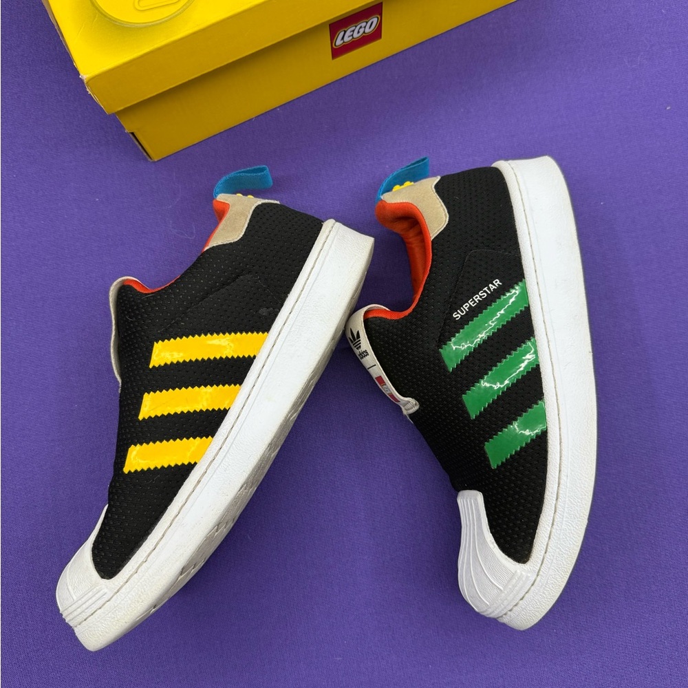 LEGO X SUPERSTAR 360 J
'BLACK GREEN'
Size 3